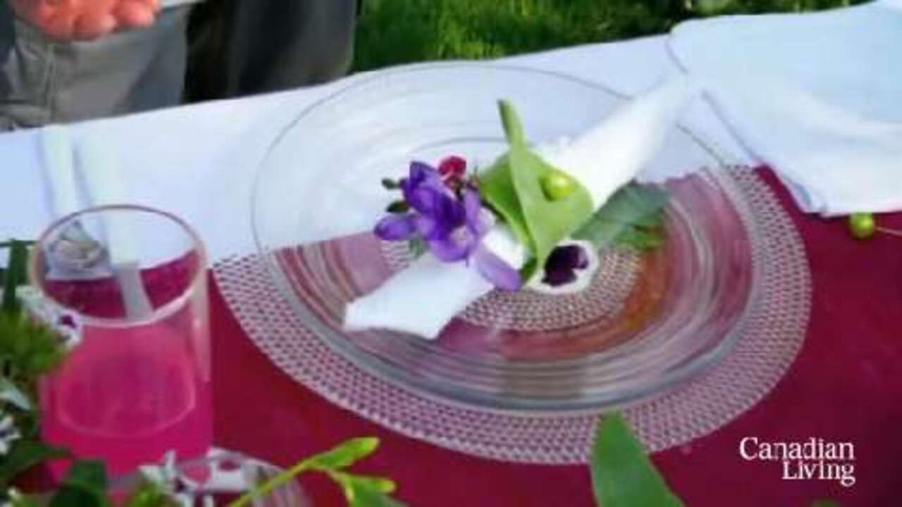 How to create a beautiful outdoor table setting