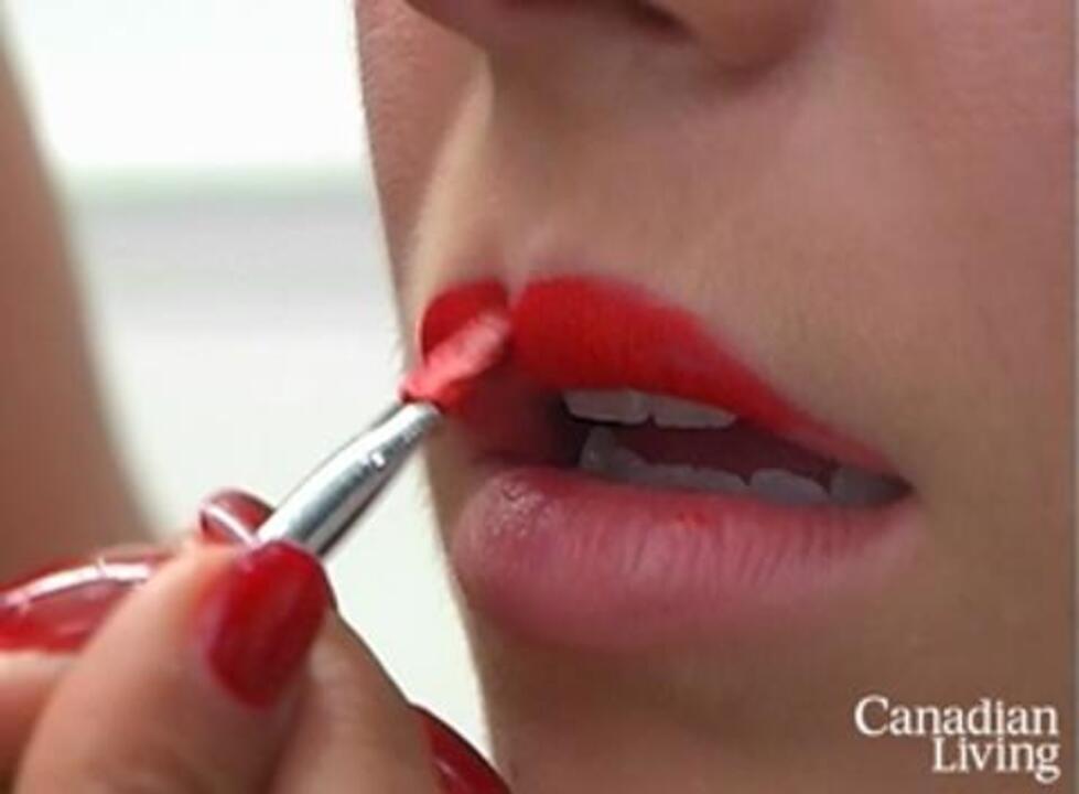 Bright bold lip colour: Fall 2011's hottest makeup trend