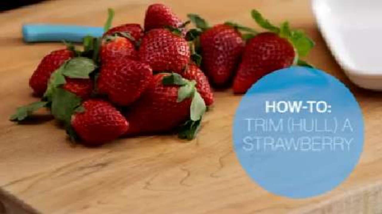 How to hull strawberries