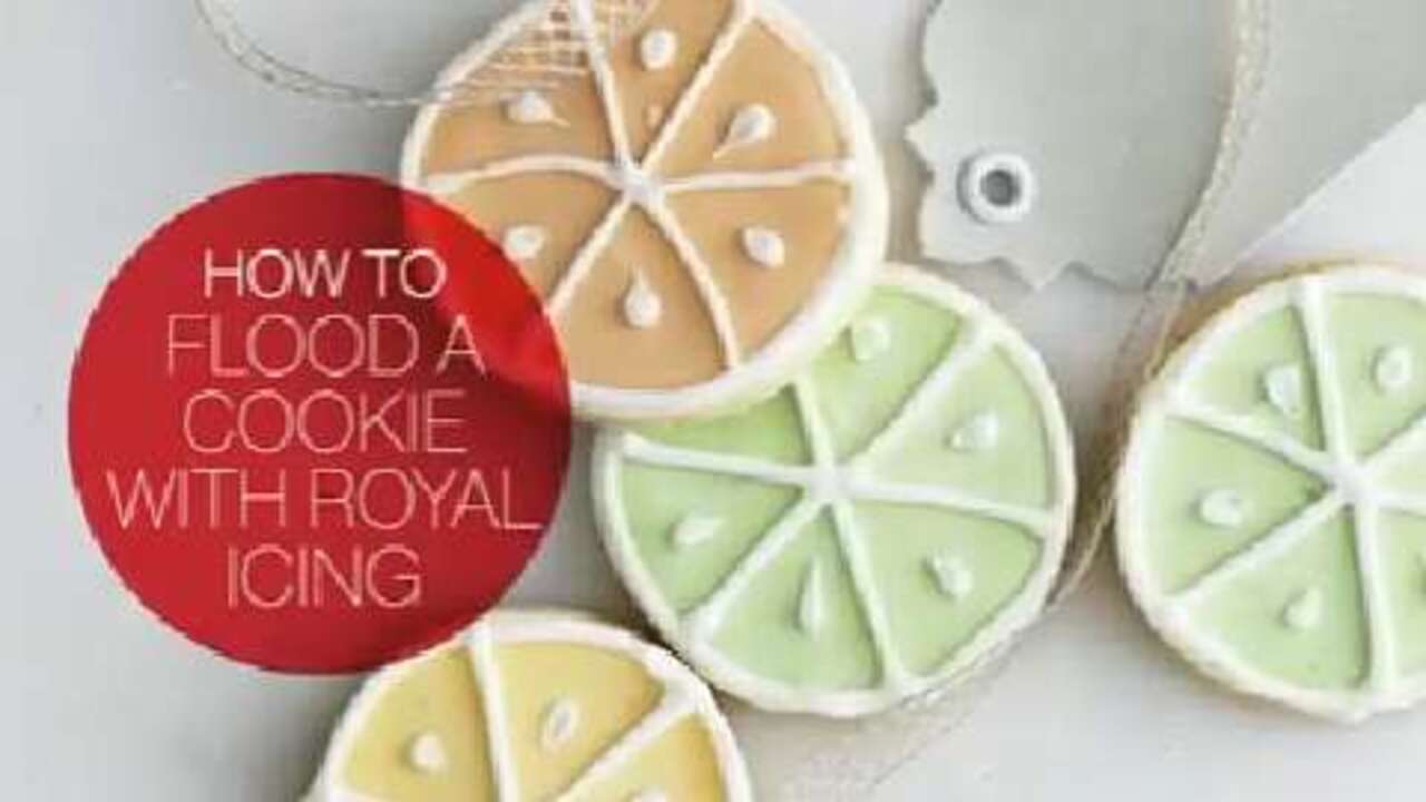 How to flood a cookie with royal icing