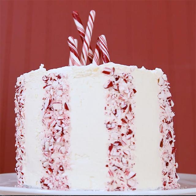 How to decorate a cake: Festive peppermint decor