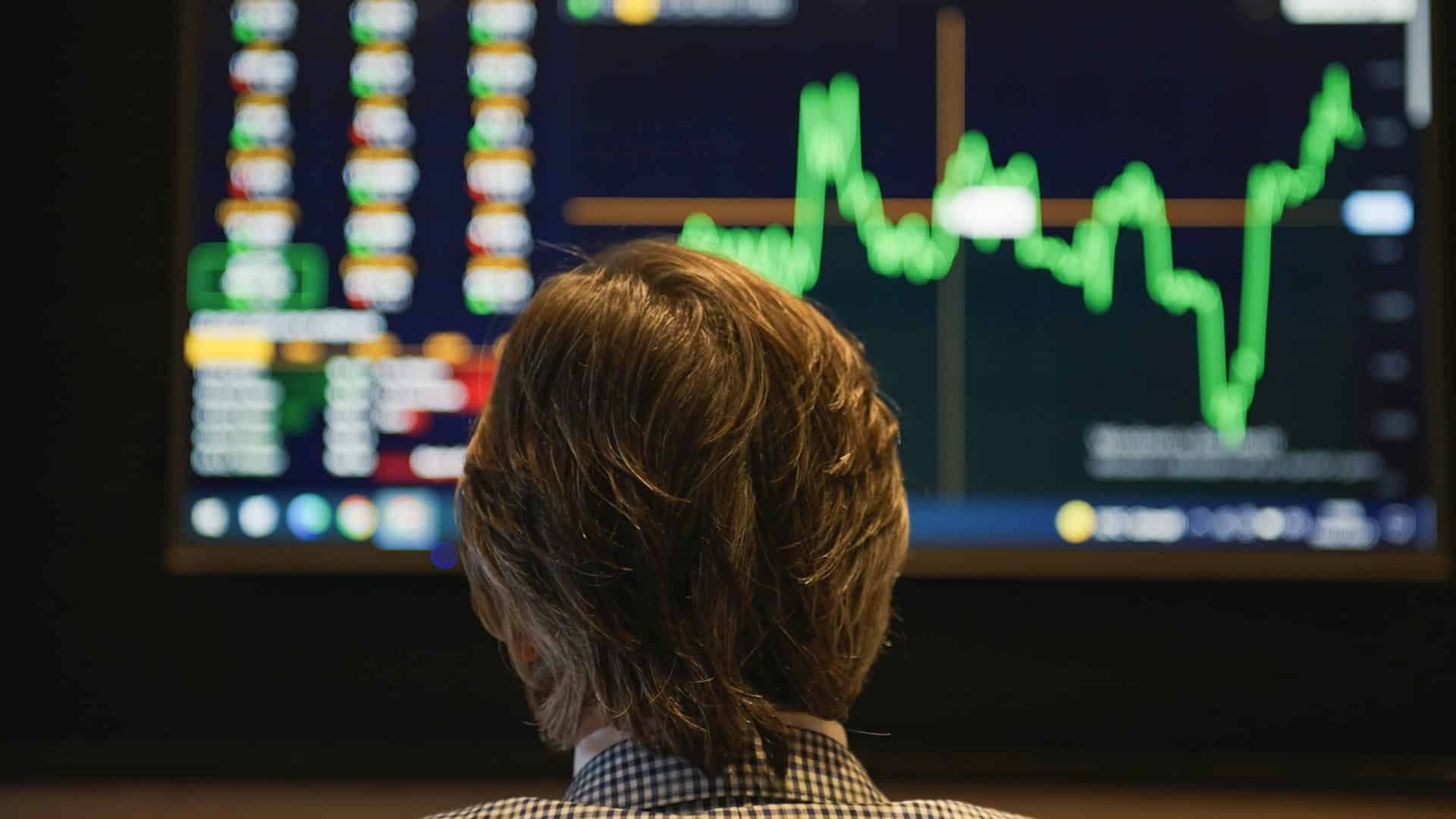 Markets On Edge Tariffs Fed Decision Tech Expert Predictions - zlzaged