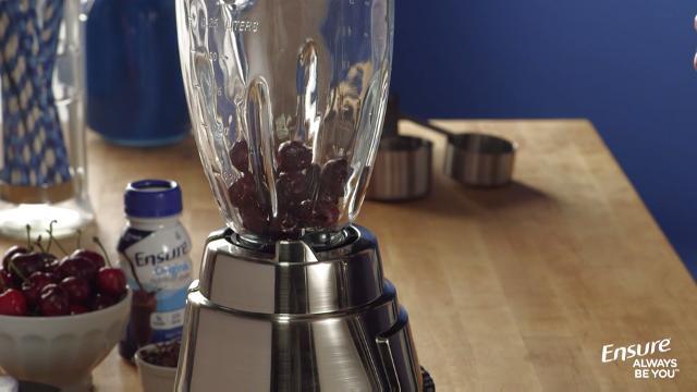 Easy and Healthy Dark Chocolate Cherry Smoothie Recipe