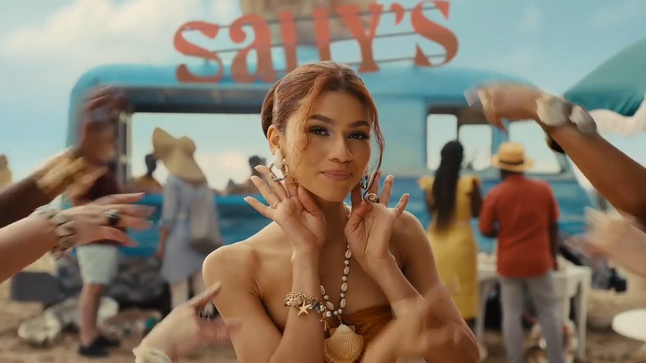 Zendaya 3-page clipping 2022 print ad for fine jewelry