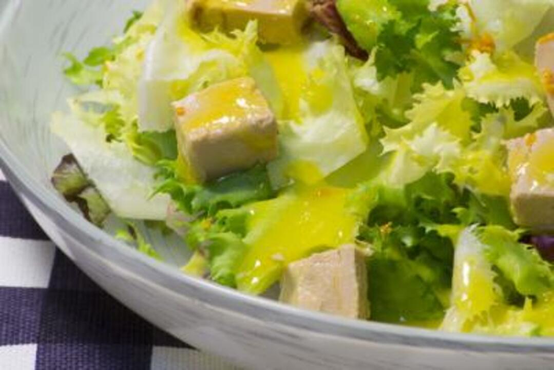 Ensalada de foie, vinagreta de mango y ralladura de naranja - - Video receta  - Canal Cocina