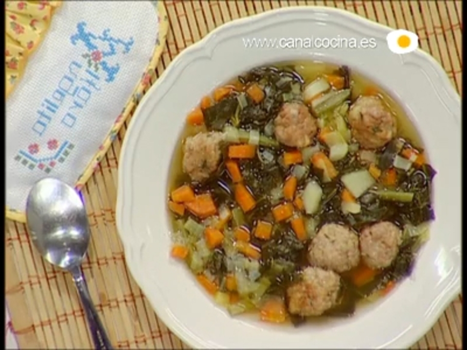 Crema suave de verduras con almendras - Julius - Julio Bienert - Receta -  Canal Cocina