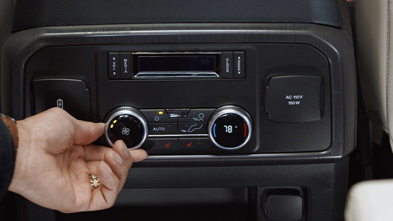 TRI-ZONE Climate Control With SYNC® 4
