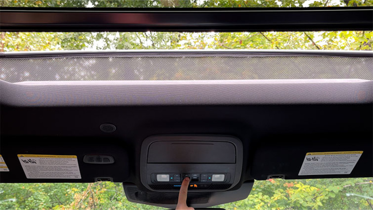 Opening And Closing Your Moonroof