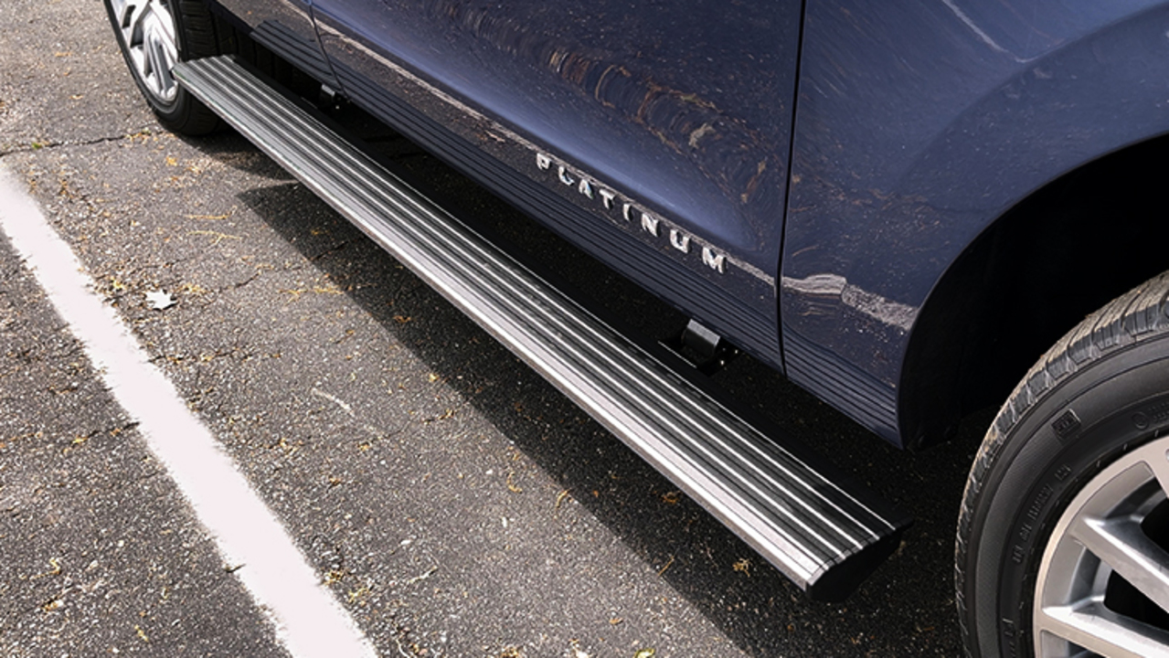 POWER-DEPLOYABLE Running Boards