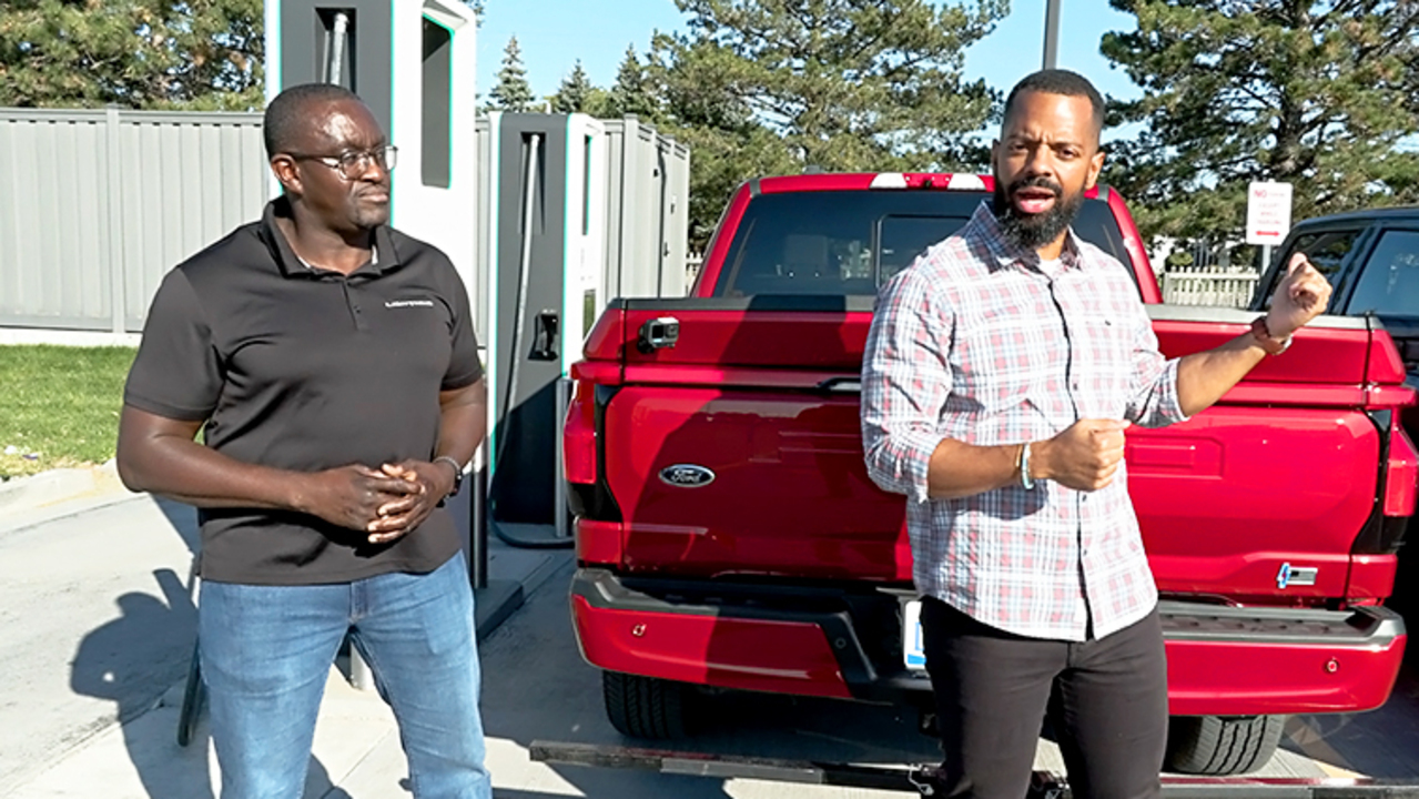 FORD F-150® LIGHTNING® KNOW BEFORE YOU TOW - CHARGE AHEAD