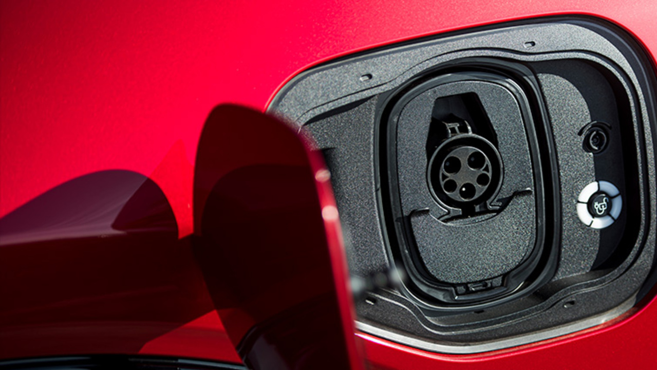 CHARGING YOUR MUSTANG MACH-E