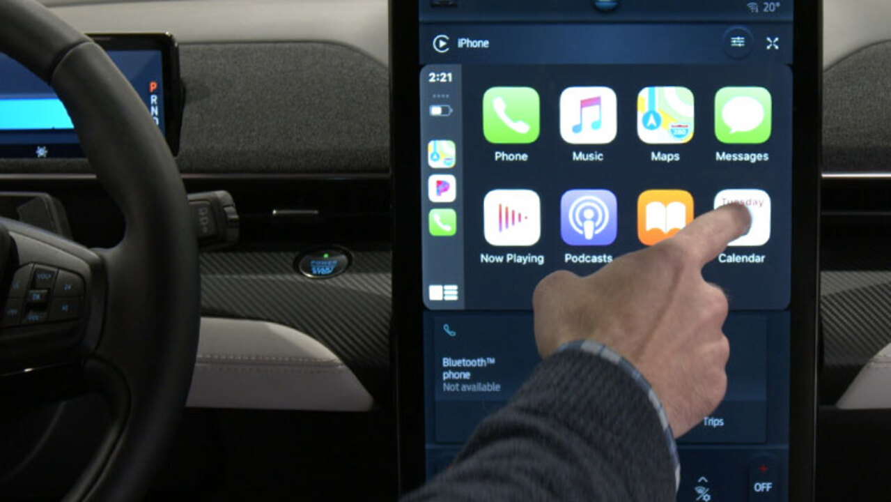 Connecting To Apple CARPLAY/ANDROID Auto 