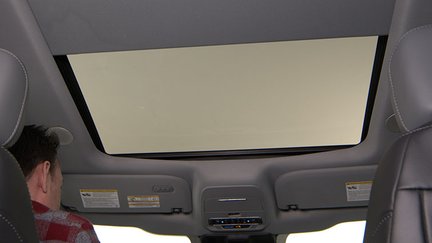 Opening And Closing The Moonroof