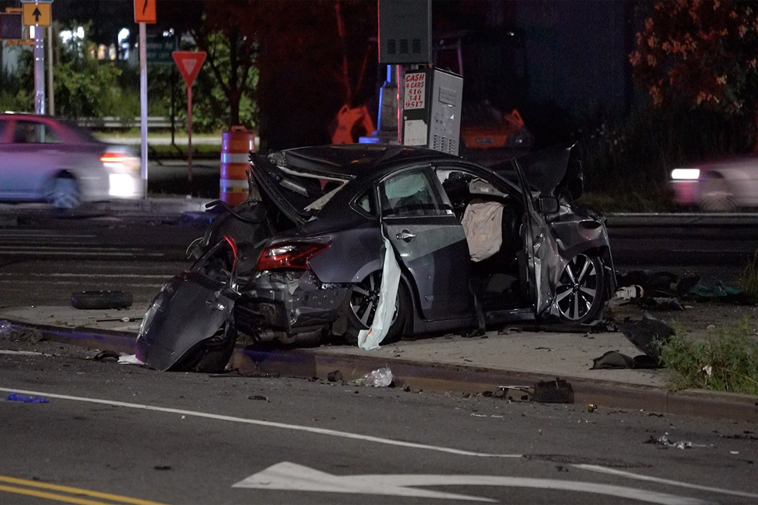 Nyc Car Crash Kills Two Including 12-year-old Girl