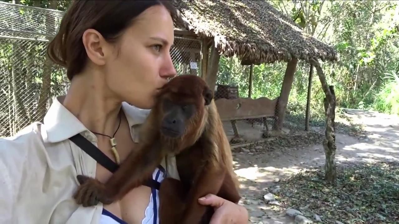 VIDEO: Kiss-Crazy Monkey Has No Respect for Personal Space and That's Okay