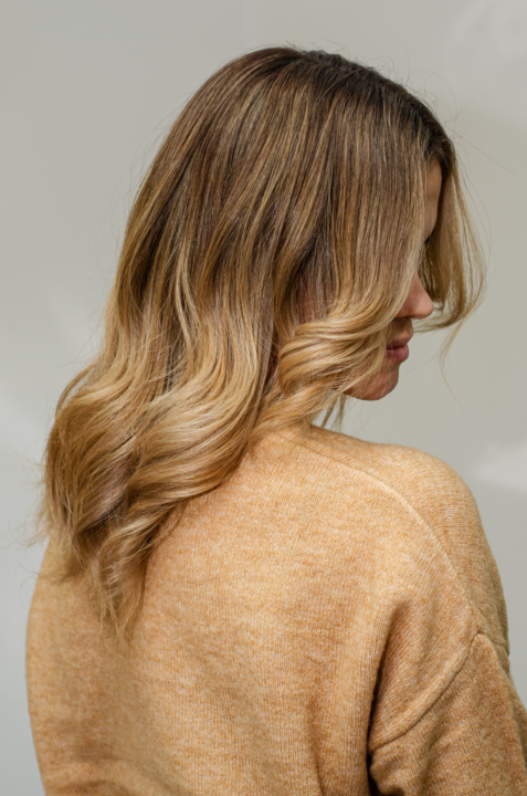 How to Lighten Hair Without Bleach, According to Experts