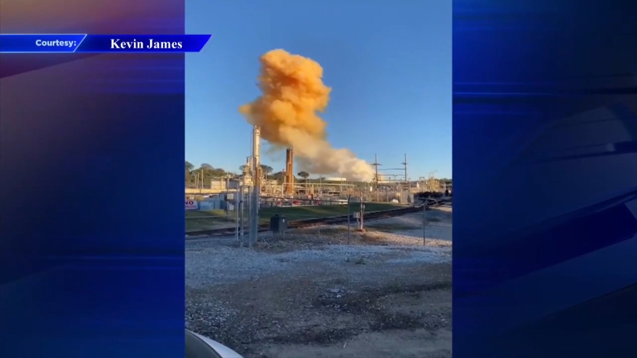 Explosion at Mississippi chemical plant causes ammonia leak