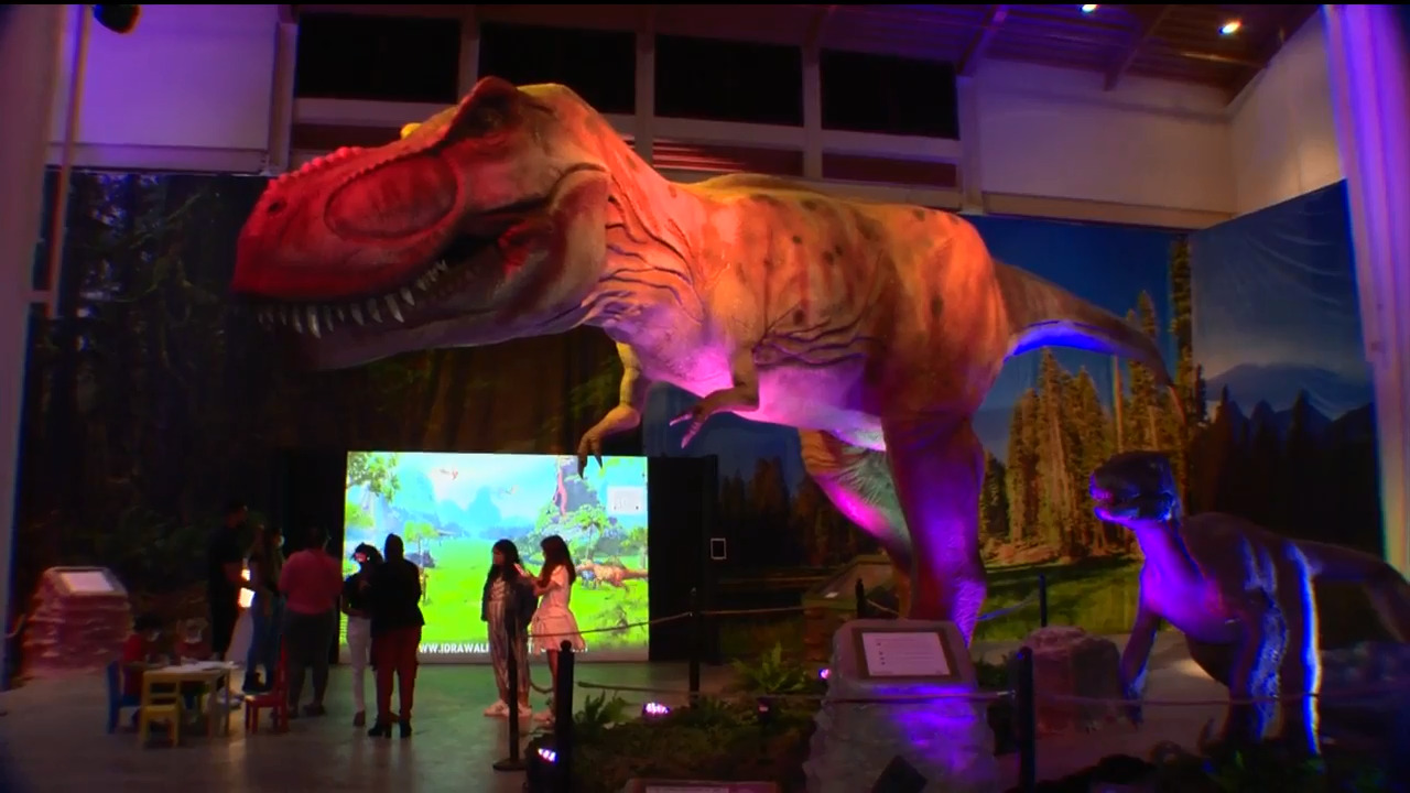 Dinosaur safari comes to National Harbor - WTOP News