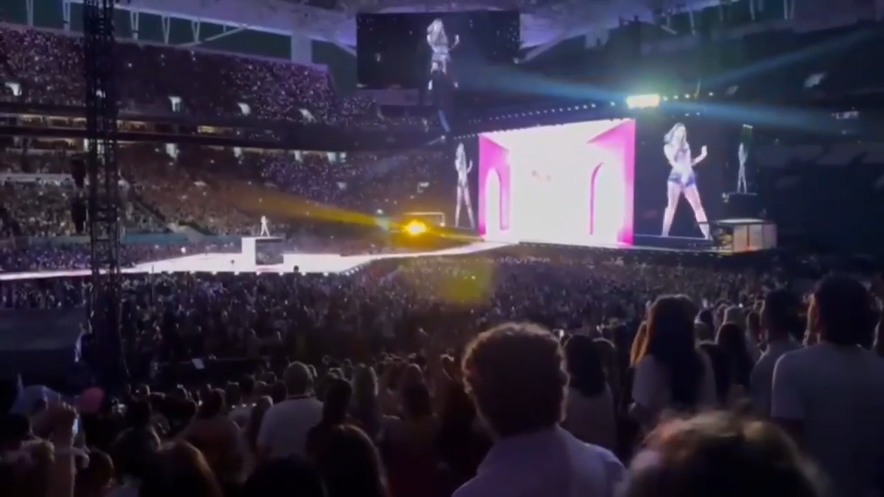 Taylor Swift wraps up sold-out Hard Rock Stadium shows in record-breaking  Eras Tour - WSVN 7News | Miami News, Weather, Sports | Fort Lauderdale