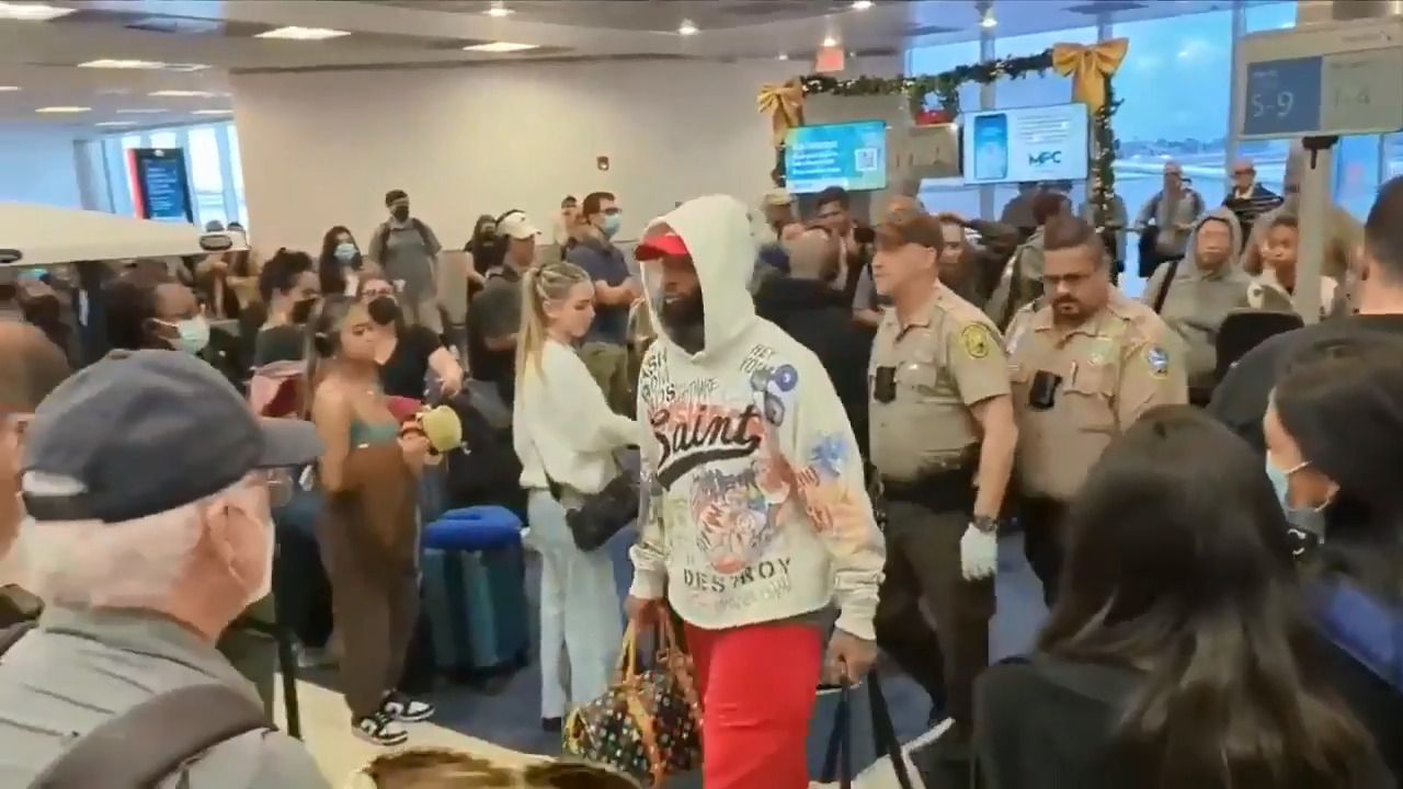 NFL free agent Odell Beckham Jr. taken off plane in Miami – WWLP