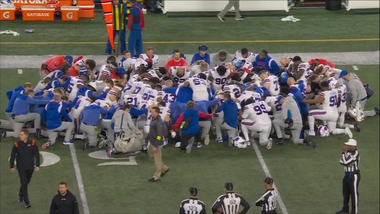 Bills' Hamlin in critical condition after collapse on field, game vs.  Bengals called off indefinitely