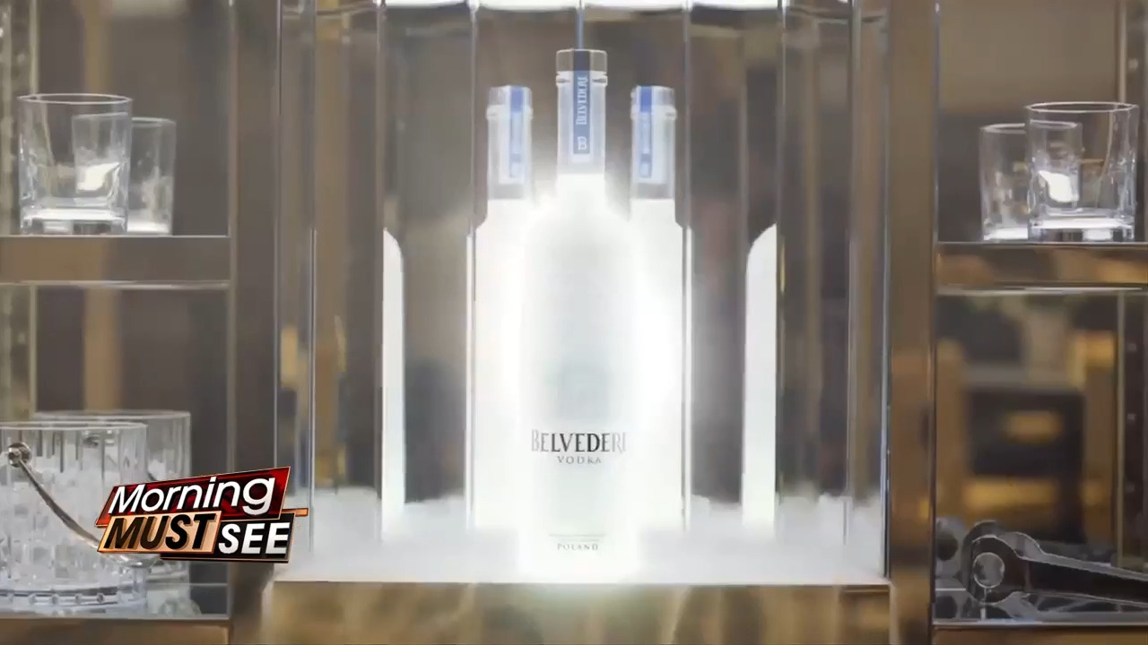 Daniel Craig sheds James Bond persona with dancing vodka ad