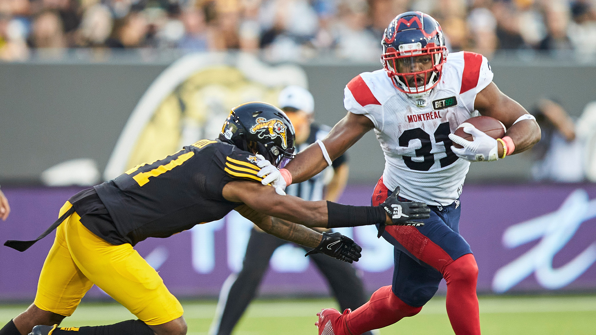 1,522 Montreal Alouettes V Hamilton Tiger Cats Photos & High Res