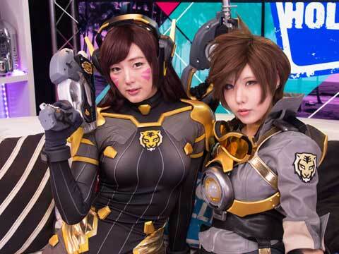 Spiral Cats Talk Cosplay & Take the Mysery Box Challenge - The