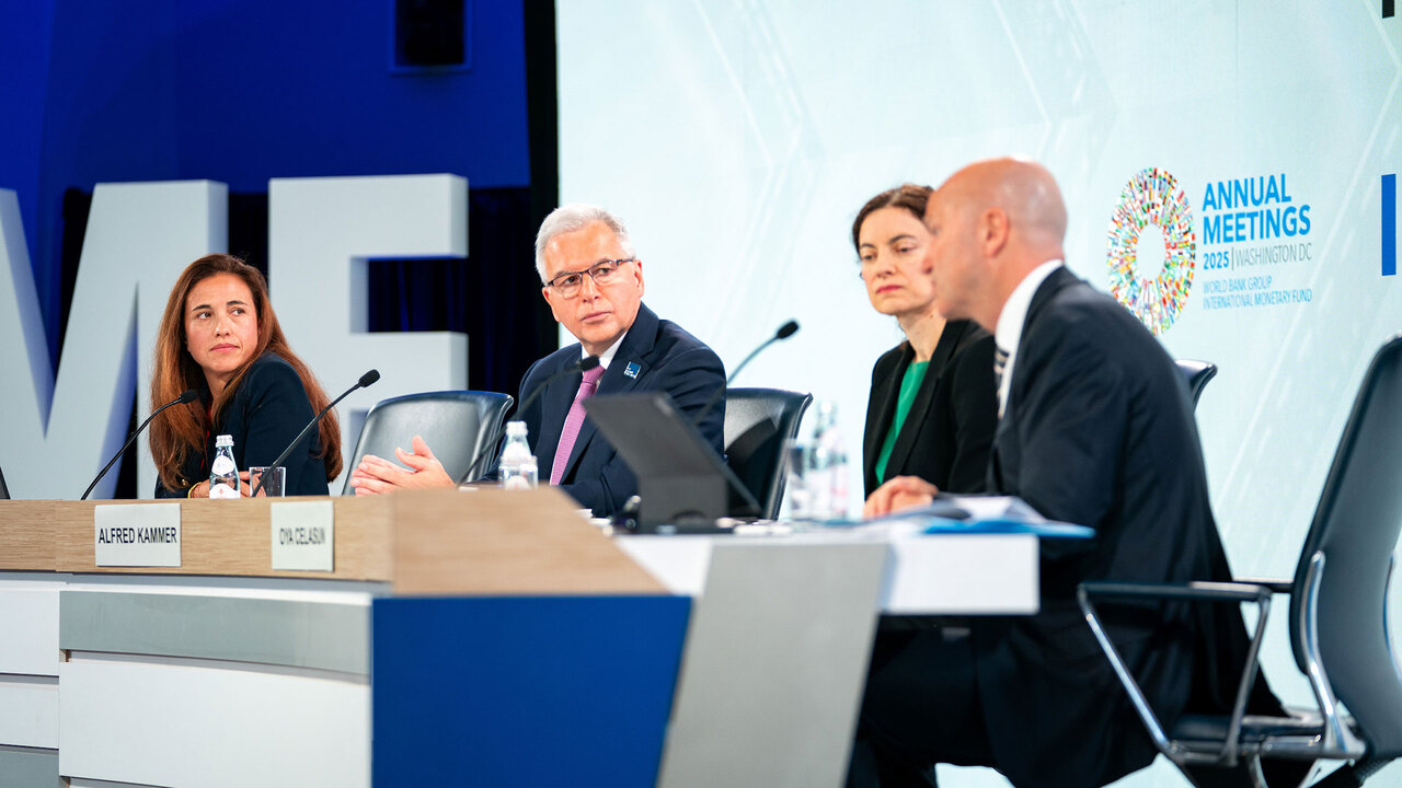 Alfred Kammer, Oya Celasun, Helge Berger, Modérateur : Camila Perez Chargée de communication principale