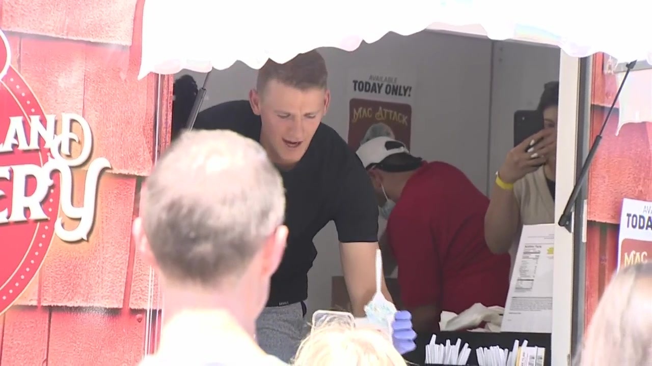 Mac Jones Gives Out Free Ice Cream in Boston – NBC Boston