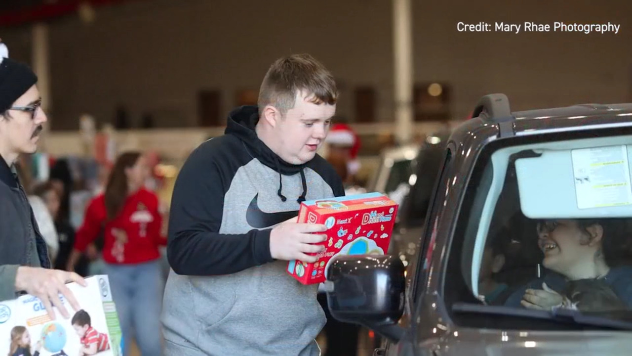 The Gift of Giving: Oklahoma 4-H Member Gives Away 13,000 Toys