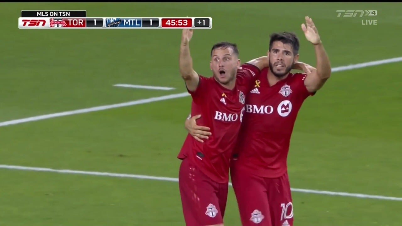 Zelarayán Brace Puts Him Among All-Time MLS Free Kick Wizards