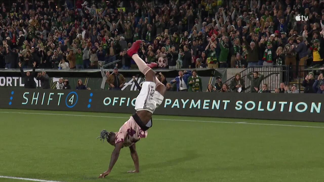 Chara scores on bicycle kick, Timbers tie Revs 2-2 in opener - The