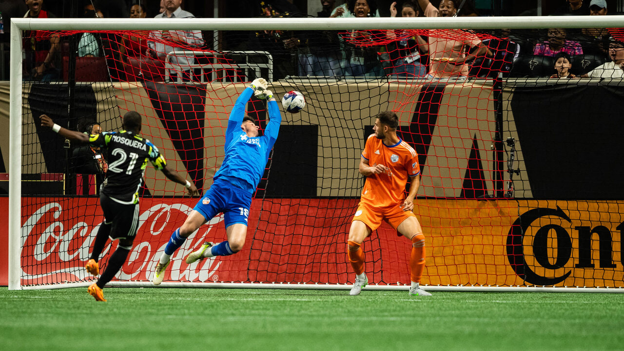 Edwin Mosquera scores first career MLS goal with volley on FC Cincinnati