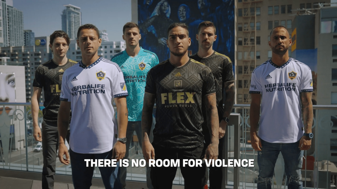 LA Galaxy unveiled El Tráfico commemorative jerseys against LAFC