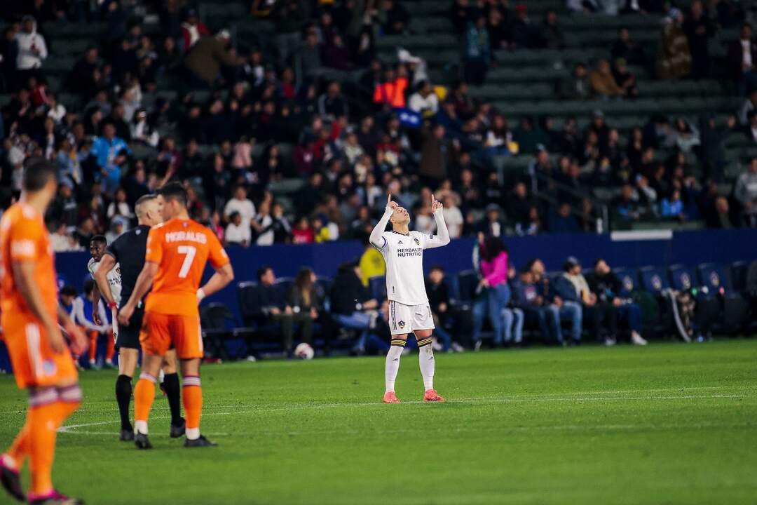 LA Galaxy 1-0 NYCFC: Player ratings as Chicharito redeems himself