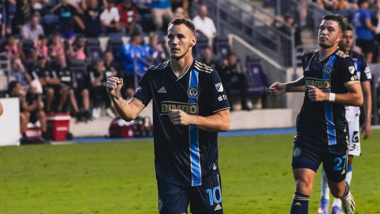 Gazdag, Carranza each score 2 goals as Union beats Crew 4-1