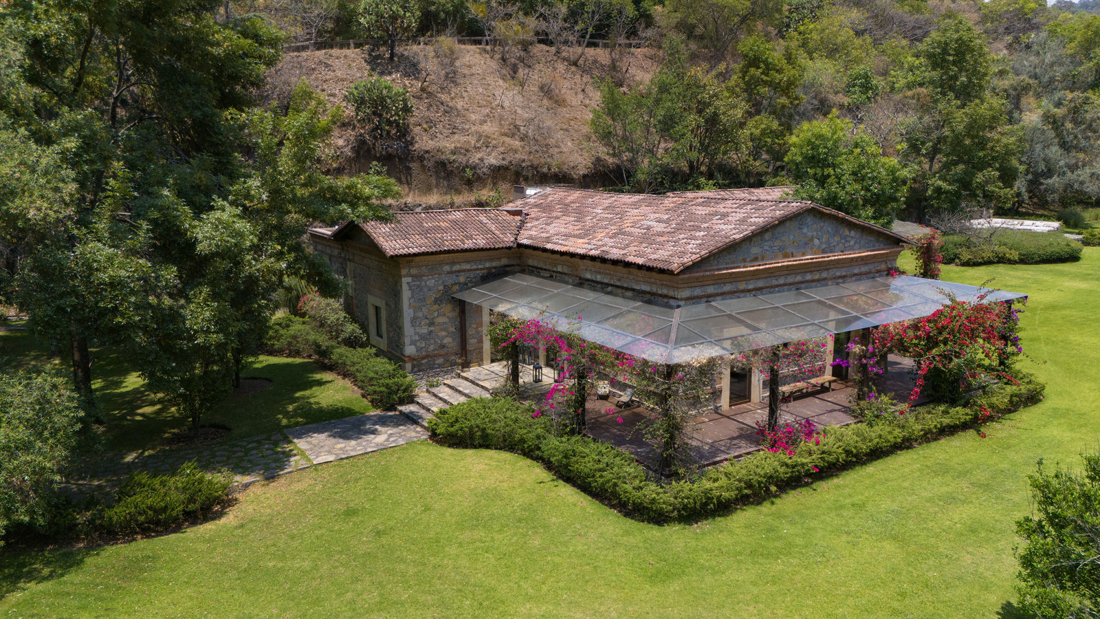 Rancho el Arco Valle de Bravo, Mexico For Sale | FT Property Listings