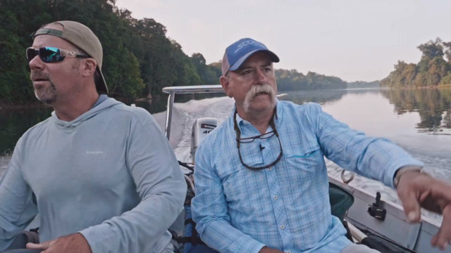 S1-E06: Frank and Rob Are Back on the Savannah River Huntin' Catfish and Gar