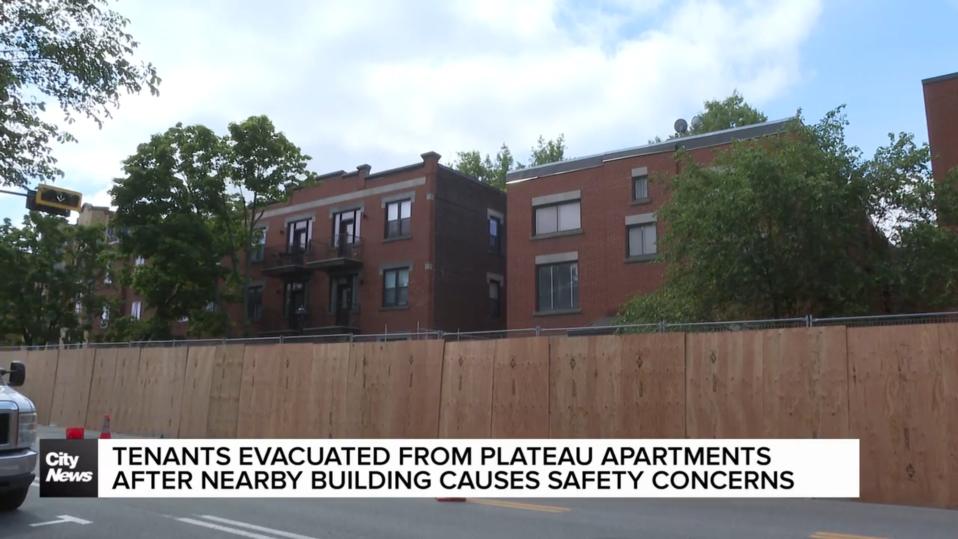 Montreal tenants evacuated from apartments after worry of collapse