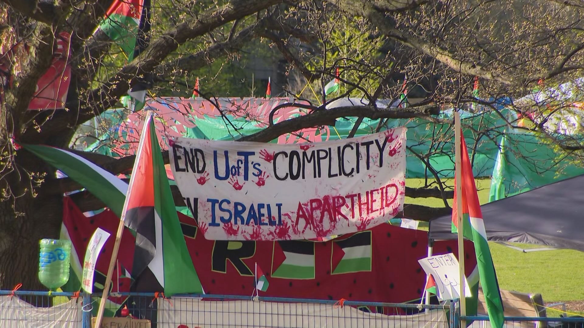 Protestors at UofT encampment vow not to move after meeting administration