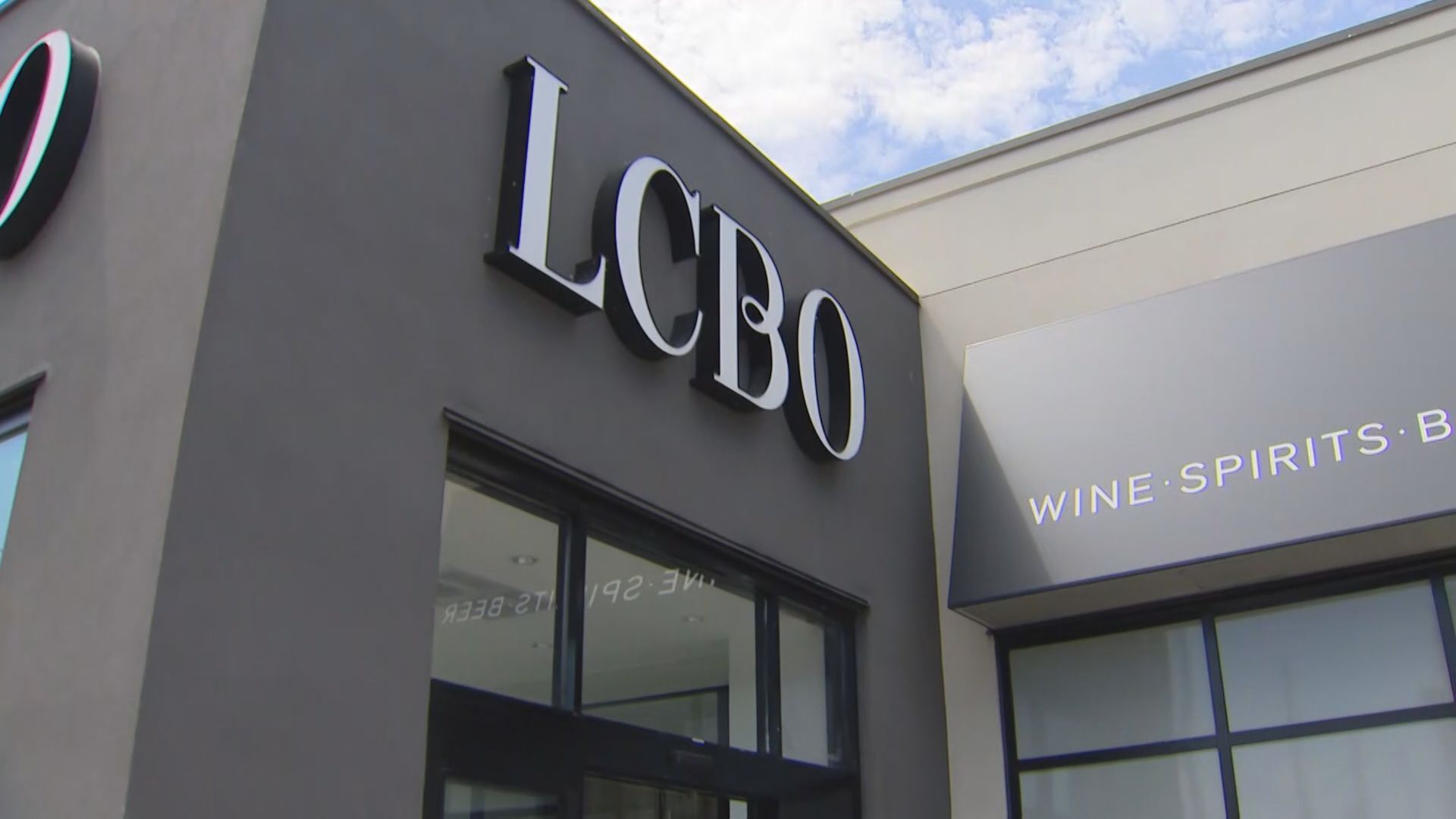 LCBO workers edge closer to potential strike