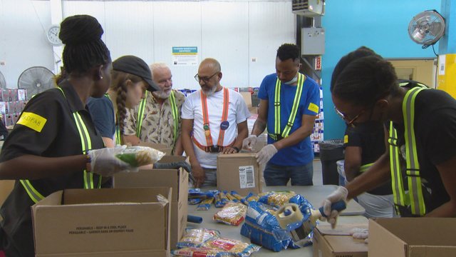 Canadian food bank use hits 2.3 million monthly visits: Food Banks Canada