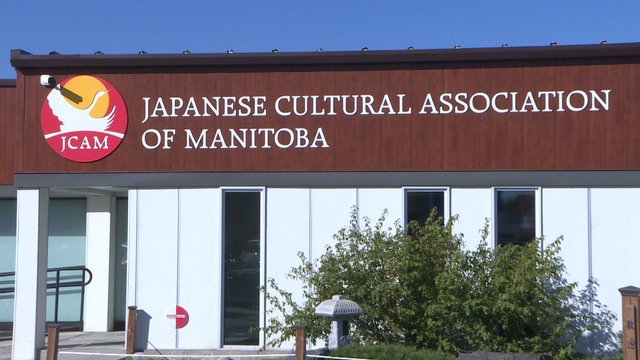 Japanese Canadian community in Winnipeg gathers to mark World War II monument unveiling