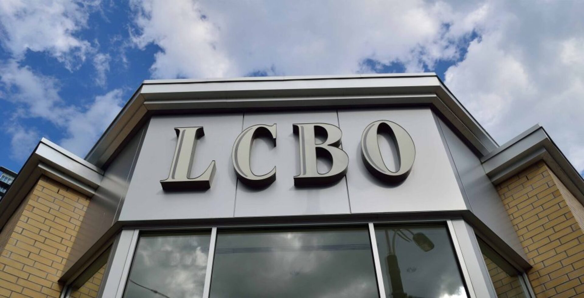 LCBO extending hours ahead of potential strike