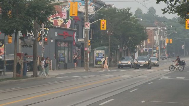 Toronto wakes up to clearer skies but air quality remains poor