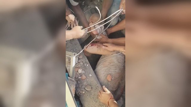Colombia earthquake: Baby found in rubble as search for survivors continues