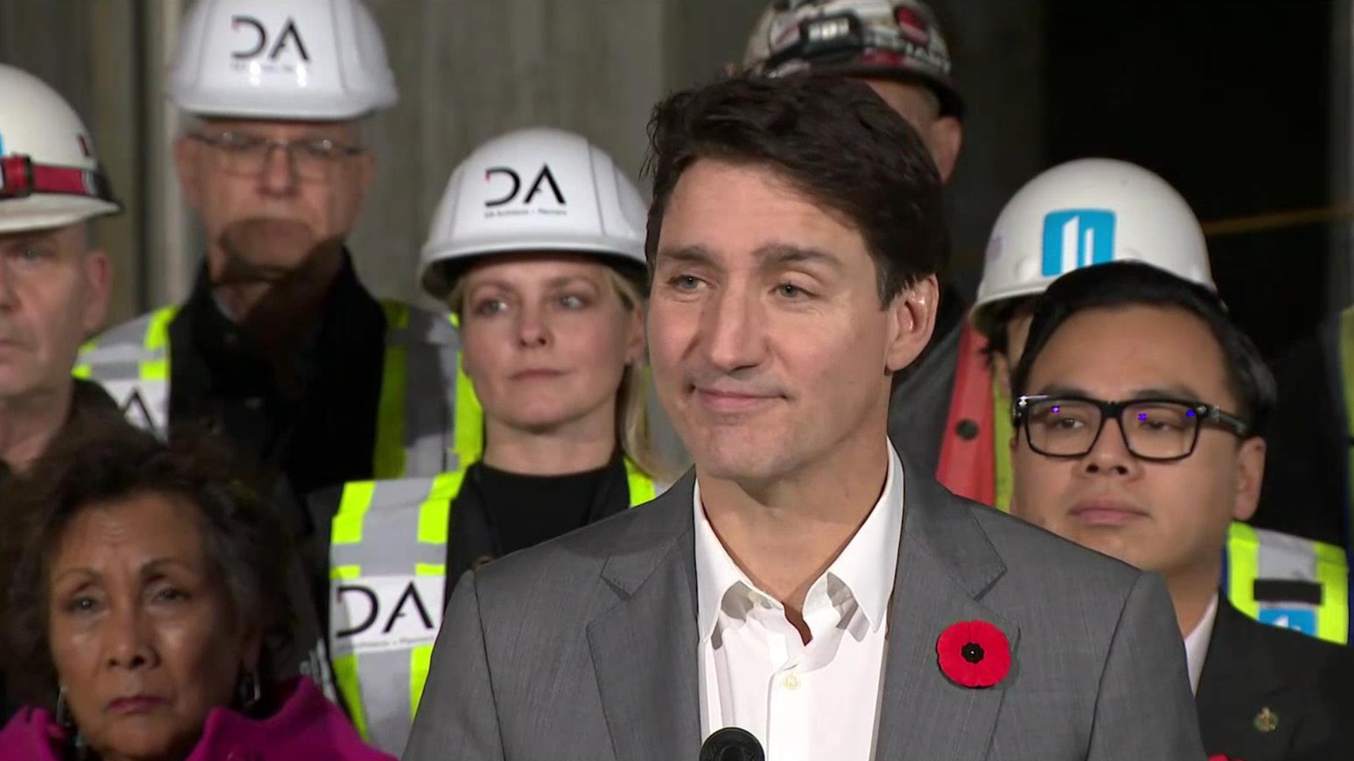 Trudeau talks port labour dispute, housing, and U.S. partnership during Vancouver visit