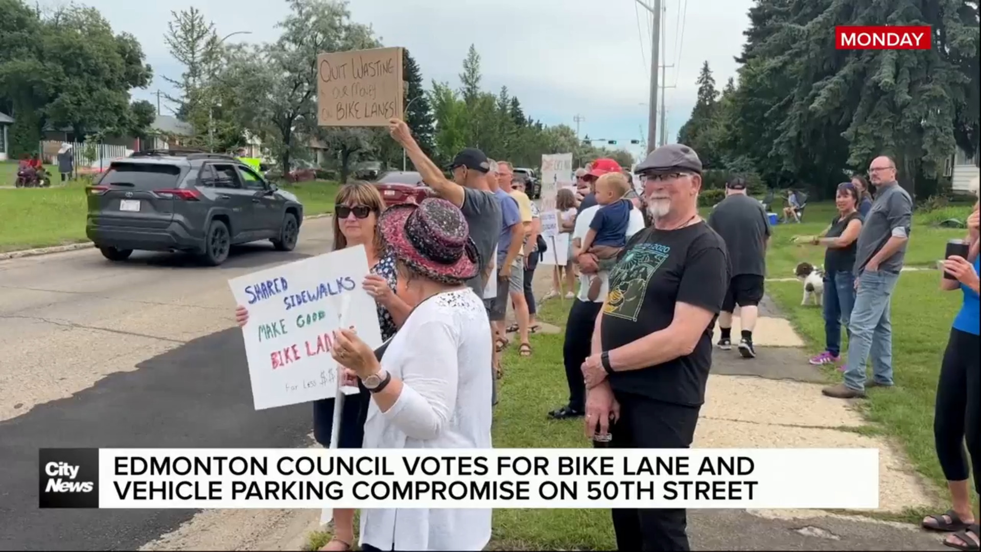 Edmonton city council votes for bike lane and vehicle parking compromise on 50th street