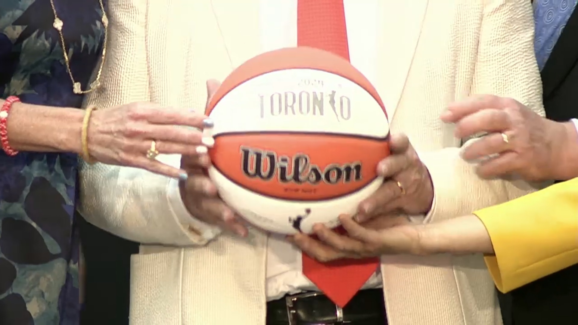 Mayor Chow celebrates Toronto WNBA expansion team